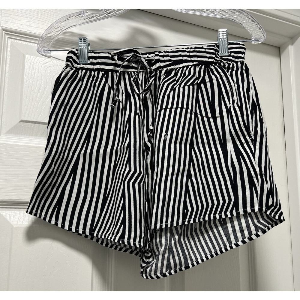 Obey no 89 Ruckus white black stripe‎ short pockets Small